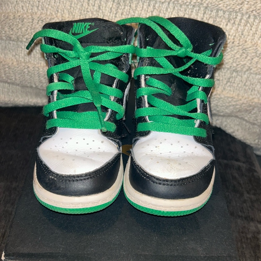 Jordan 1 Retro High OG 8c , black / lucky green-white